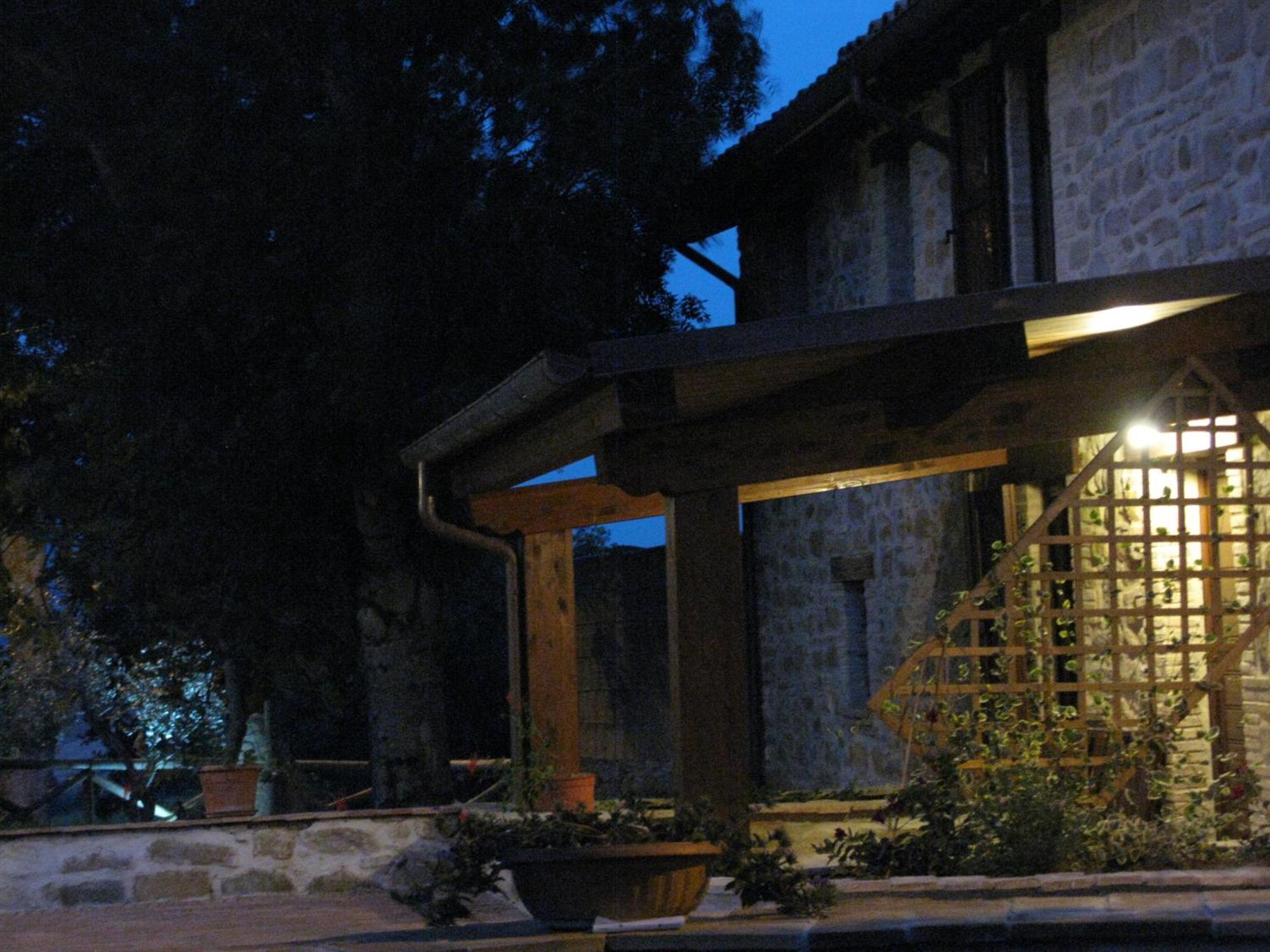 Pietra Maula Agriturismo Castelraimondo Exterior foto